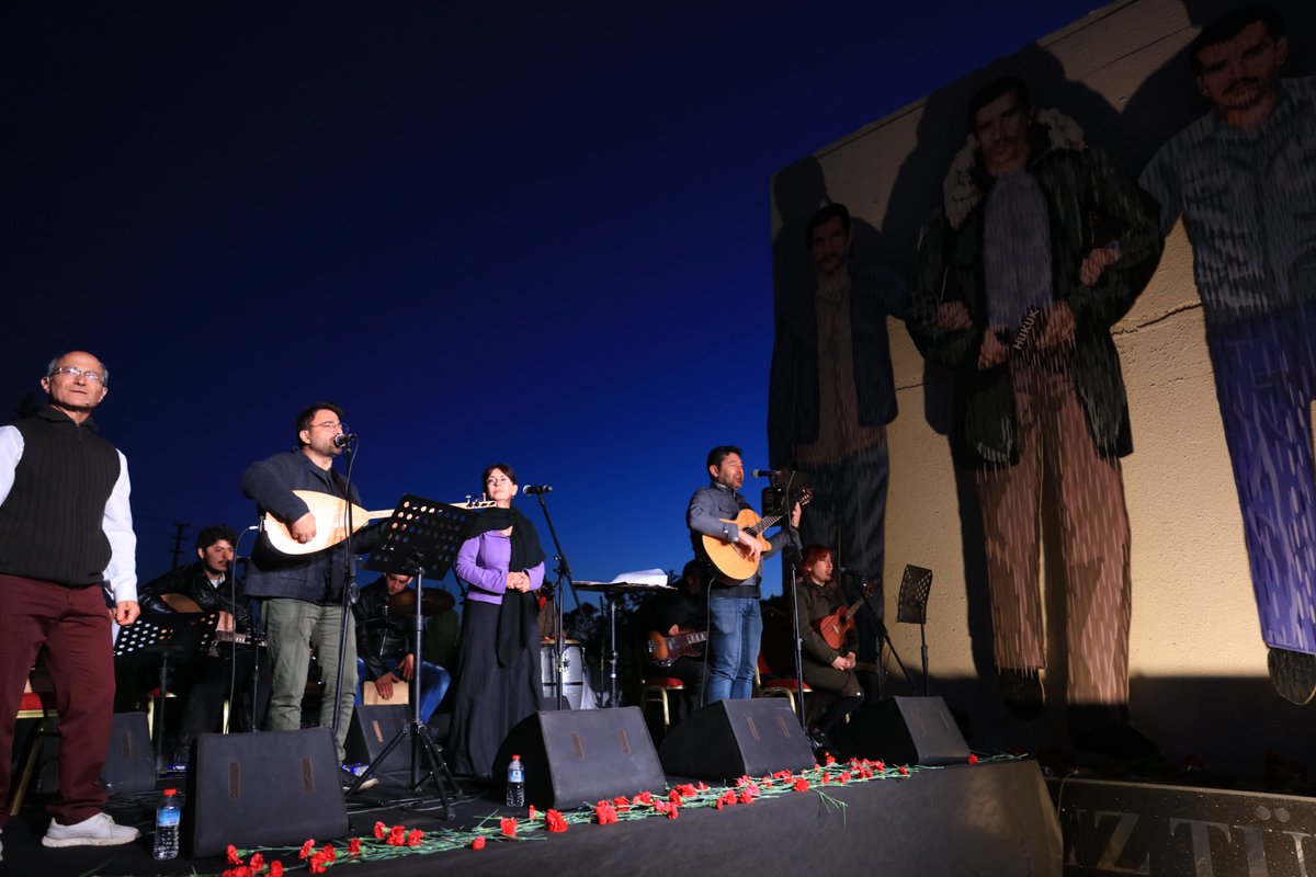 6 Mayıs şafağı... Güzelbahçe, İzmir...  İlkay Akkaya ve Geniş Merdiven