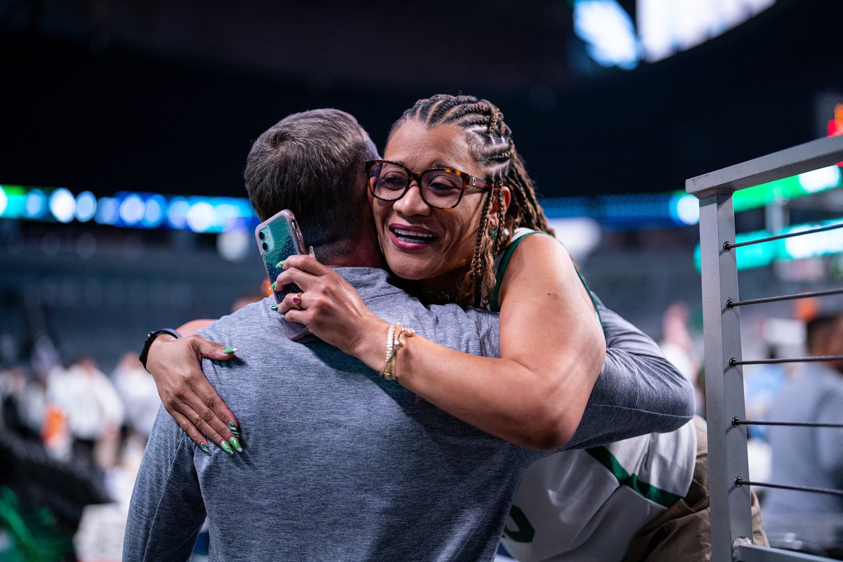 My parent basketball experience was like no other &amp; I am grateful! I wish you guys CONTINUED GREAT SUCCESS!!! My coach staff has always been amazing! Thank you for always letting me “Be Me”! 😂

#GMG #UNT 💚💚💚