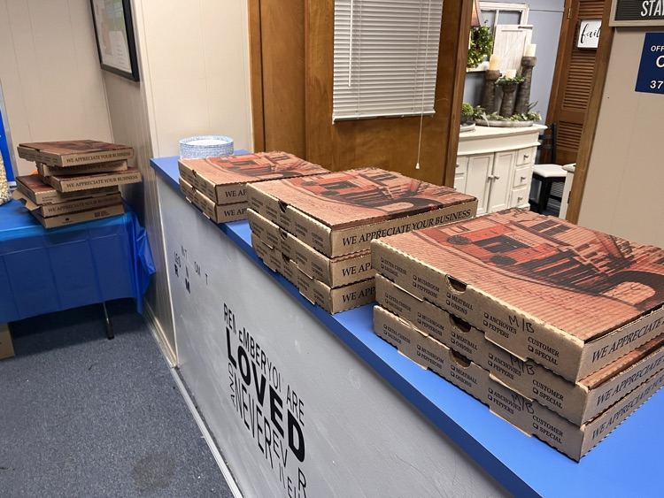A huge thank you to Greg May Honda & Pizza Junction for providing lunch for our staff! We've had a great Teacher Appreciation week. #RobinsonISD