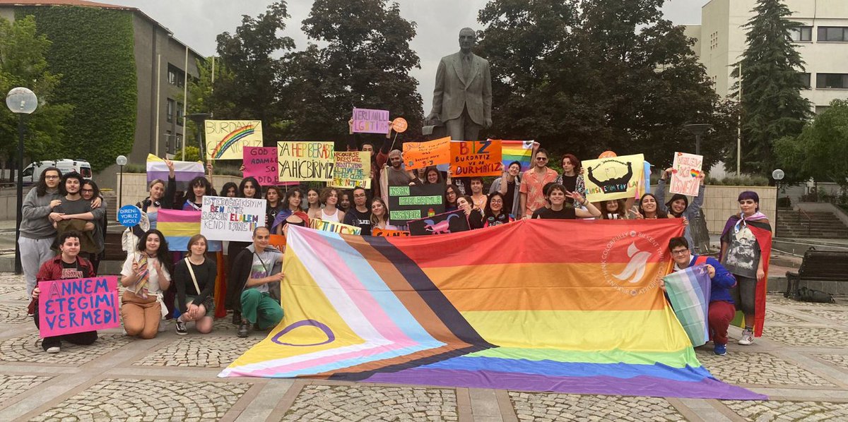 Yılın ilk #OnurYürüyüşü Bilkentli LGBTİ+’lardan 🌈

unikuir.org/haberler/yilin…

#Pride2024