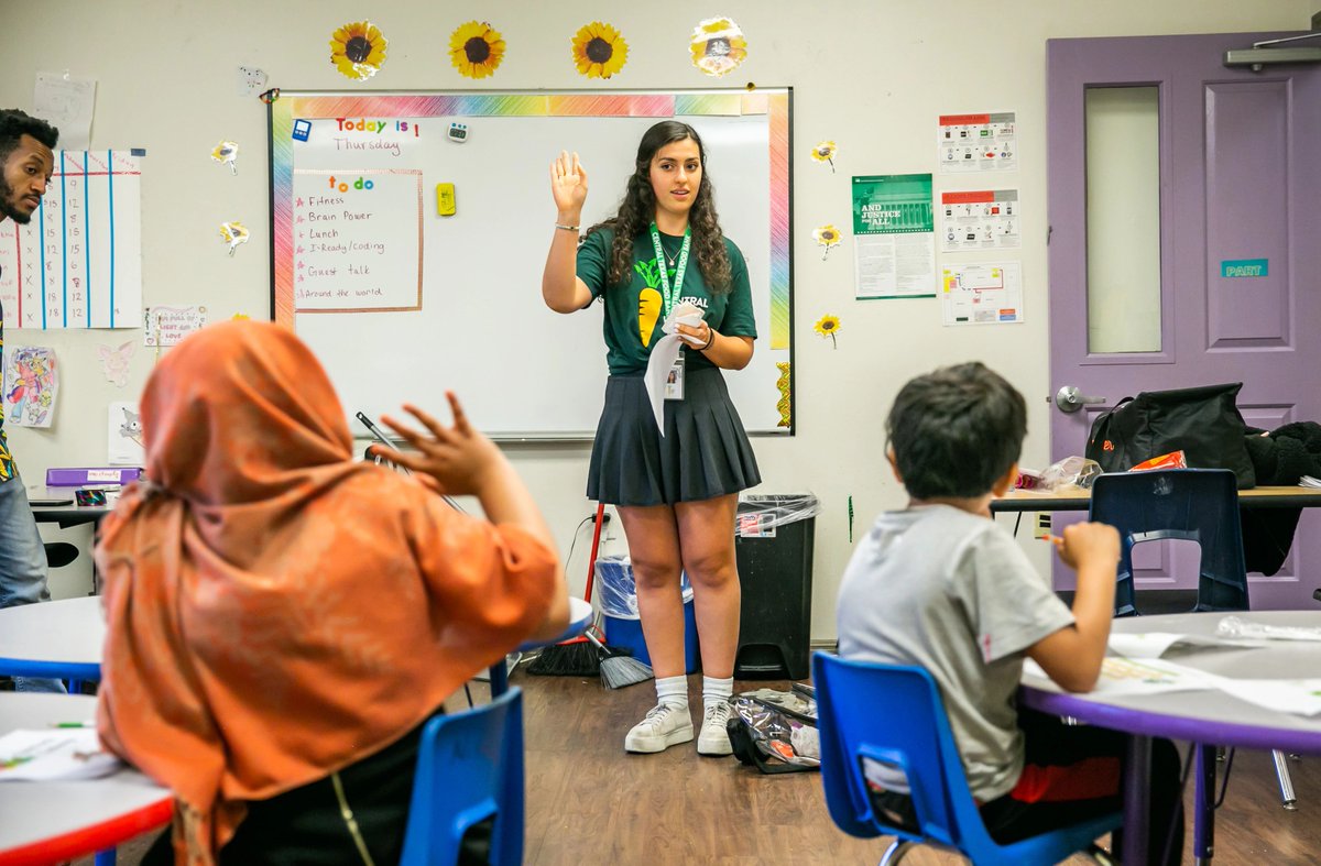 As #TeacherAppreciationWeek ends, let's remember there's no limit to celebrating the amazing teachers and #HungerHeroes who feed knowledge & nutrition to our future generation.

Drop a comment below to #ThankATeacher who has made a difference in your life! 📚🍏💪 #NoKidHungry