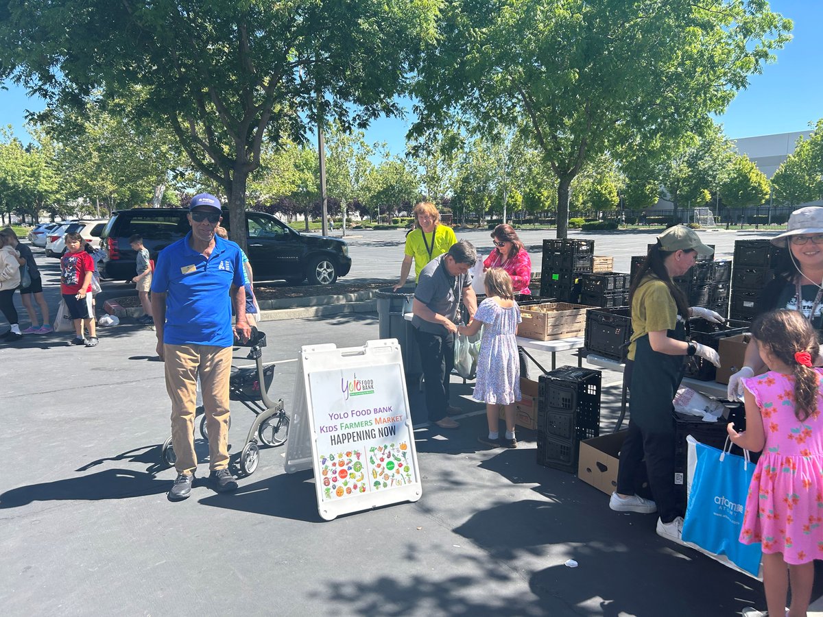 We are pleased to have GCC Board Director Mr. Harry Block on campus today for Kids Farmers Market!  Thank you for your support of EPIC Mr. Block!