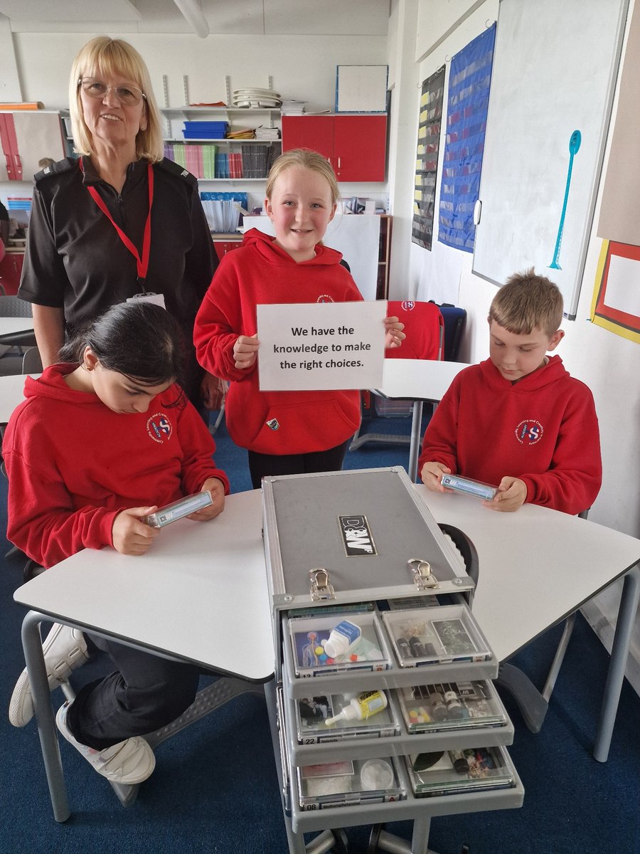 This past few days PCSO Debby has presented her drugs talk at Hawes Side Academy to their year 6 pupils. The pupils also learnt about County Lines (where illegal drugs are transported from one area to another) and the dangers of carrying a knife. #blackpoolpolice #pcsodebby