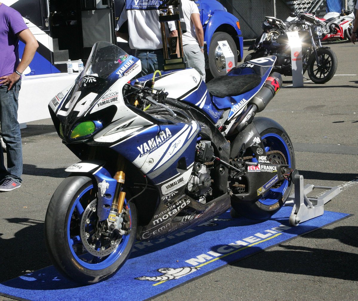 Yamaha yzfr1 le Mans 2013.