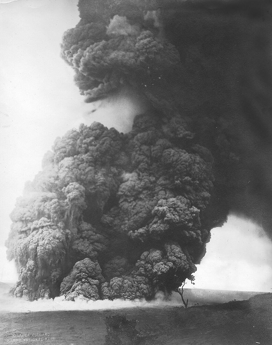 USGS Volcanoes🌋 (@usgsvolcanoes) on Twitter photo #MountStHelens? No. It’s #Kilauea, erupting explosively 100 yrs ago this week. The eruption lasted ~17 days, killing 1 person & injuring others. Read about "the blast of the century" (including EQs, collapses, explosions, ash) in #HVO's #VolcanoWatch 
usgs.gov/observatories/… #MountStHelens? No. It’s #Kilauea, erupting explosively 100 yrs ago this week. The eruption lasted ~17 days, killing 1 person & injuring others. Read about "the blast of the century" (including EQs, collapses, explosions, ash) in #HVO's #VolcanoWatch 
usgs.gov/observatories/…
