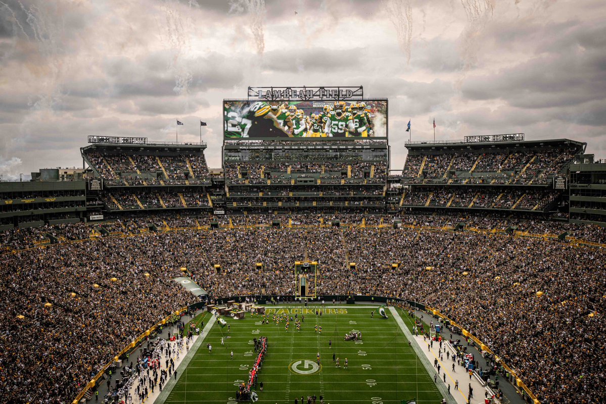 🚨🚨BREAKING: The Green Bay #Packers will allow fans to smoke cigarettes, vapes, and Delta-8 pre-rolls in the stands during games  for the upcoming #NFL season. 🤯🤯🤯

Lambeau Field is an open stadium and will now be the ONLY NFL venue to allow smoking within its own stands. 😬