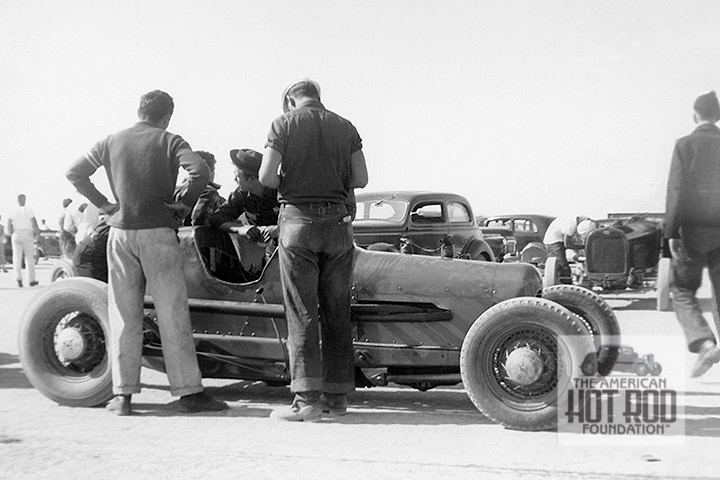 PHOTO OF THE DAY 𝙵𝚛𝚒𝚍𝚊𝚢, 𝙼𝚊𝚢 𝟷𝟶, 𝟸𝟶𝟸𝟺 Sidewinders member Bill Martin ran this Streamliner Class ride during the 1941 S.C.T.A. season. (FMC_074) Read more: ahrf.com/historical-lib…