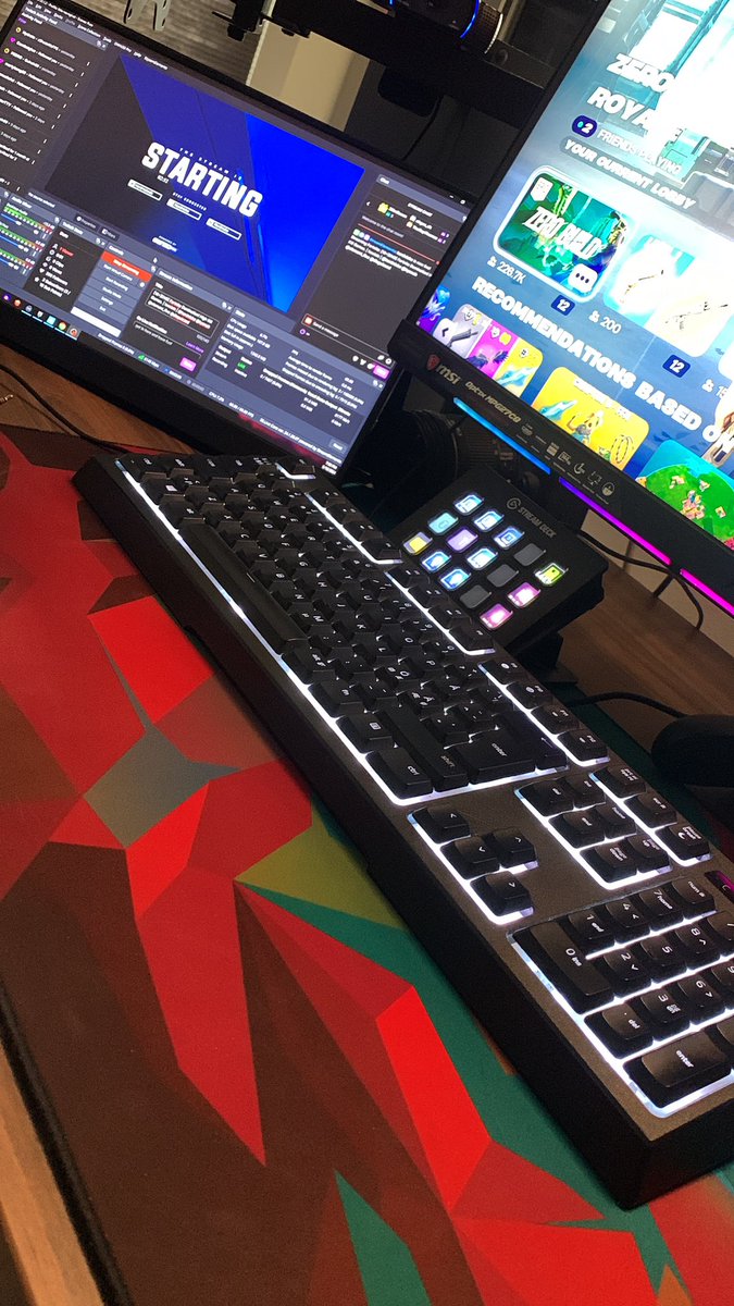 Come in and say hi! 💪🏼😎
<a href="/Tascharoe/">Tascha Röösli ⌛️🪱</a> <a href="/Element_Five/">Magnus Sanford</a> <a href="/iamdisguizzed/">Disguizzed</a> 

Twitch.tv/hardnicko