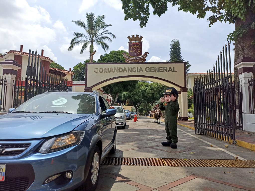 GnbGaranteDePaz's tweet image. Felicitaciones a los siete ganadores por REDI del sorteo Fénix N°6 que se efectuó el pasado 18 de abril, quienes hoy recibieron las llaves de su vehículo 0 Km ¡Seguimos avanzando, máximo bienestar integral para nuestros centinelas!
#VenezuelaFestivalDeAmor