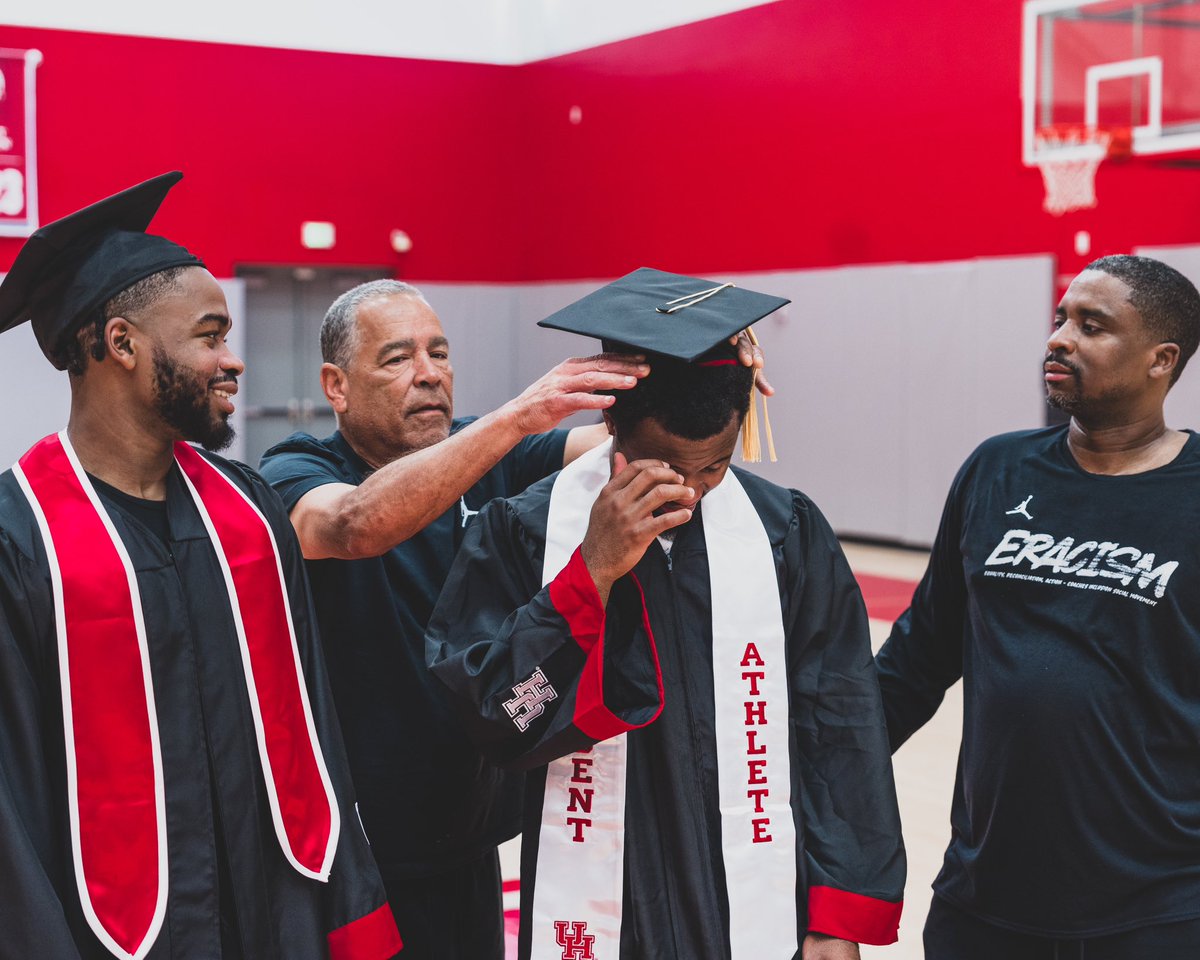 Coach Kelvin Sampson tweet media