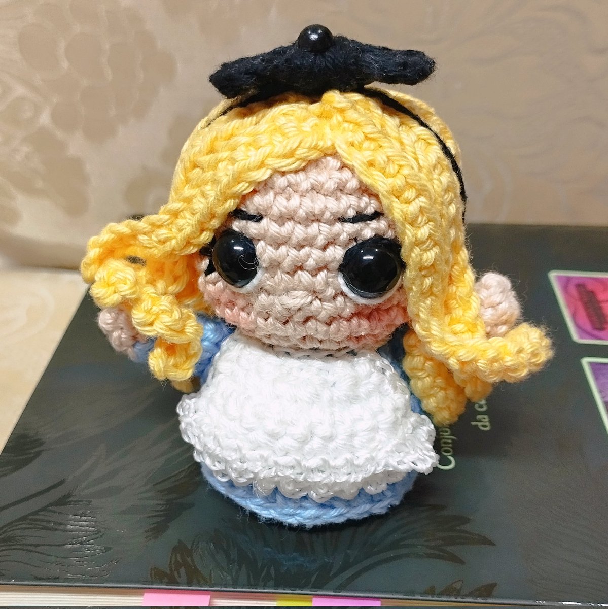rhyssmate's tweet photo. PESSOAAAAAL, HOJE VENHO DIVULGAR MINHA LOJINHA DA SHOPEE, TEM LIVROS QUE TÔ VENDENDO, AMIGURUMI, ETC, QUEM PUDER DA UMA OLHADINHA E DÁ RT?? OBRIGADAAAA 🥰🥰🥰♥️  
 https://t.co/TmvFeZHQmk https://t.co/OP4Dou0tfm