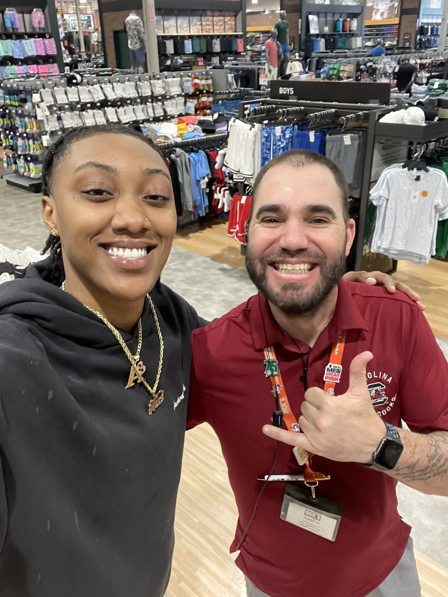 Love seeing one of our @GamecockWBB Natty Champs visit me. Thanks for stopping in, Ashlyn, Much #LOVE #FAMS 🐔🏀❤️🤙🏼🫶🏼🏆