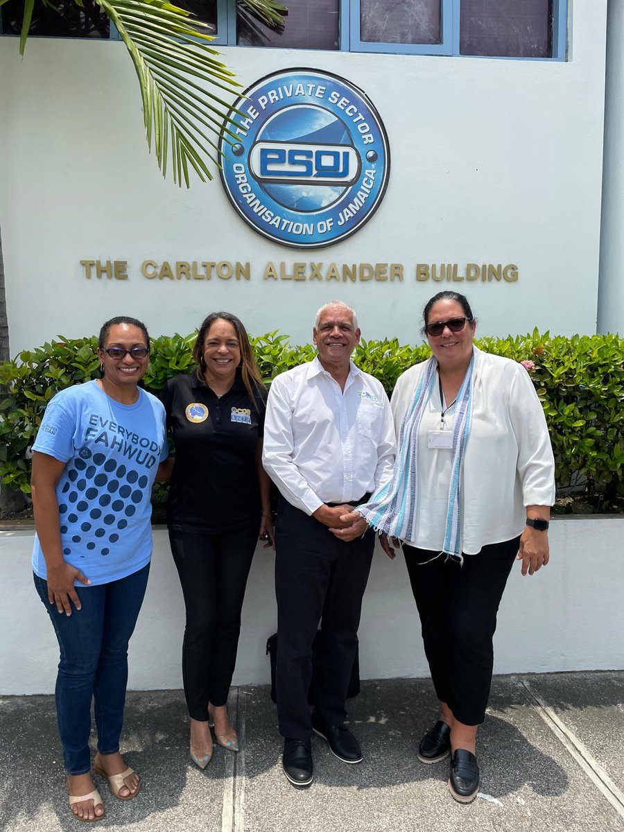 This week, the Bank's Basic Needs Trust Fund (#BNTF) reps were in #Jamaica 🇯🇲 to meet with key stakeholders &amp; explore partnership opportunities. Pictured is BNTF's George Yearwood &amp; Samantha Chantrelle w/ @thepsoj  Allison Ramgolan (left) &amp; Saffrey Brown (right).

#caribdev #PPPs