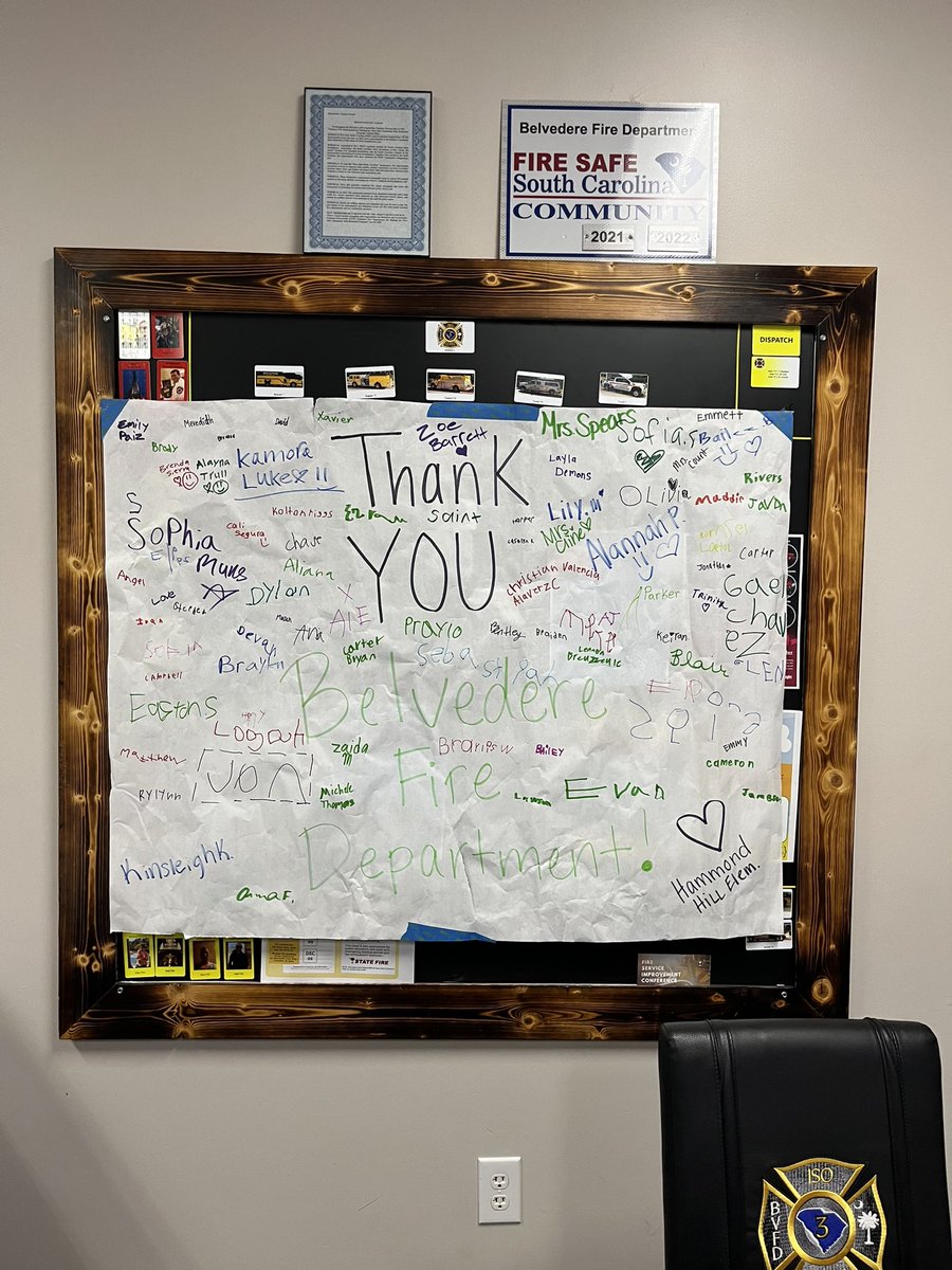 BelvedereFD7's tweet photo. What an awesome surprise 😁 from the students and teachers from Hammond Hill Elementary School.  Thank you for inviting us out to splash 💧 the kids down with our firetruck 🚒,  we are honored to provide our services anytime. #BVFDDist7 https://t.co/fezCP1dO65