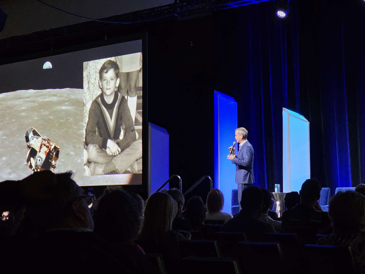 impactingRE's tweet photo. Just attended the general session at #expconcanada and listened to the inspiring story of Col. Chris Hadfield, the first Canadian astronaut to walk in space.... Phenomenal perspective in and of life.
#exprealty #exprealtyproud https://t.co/lkR2w0r7pn