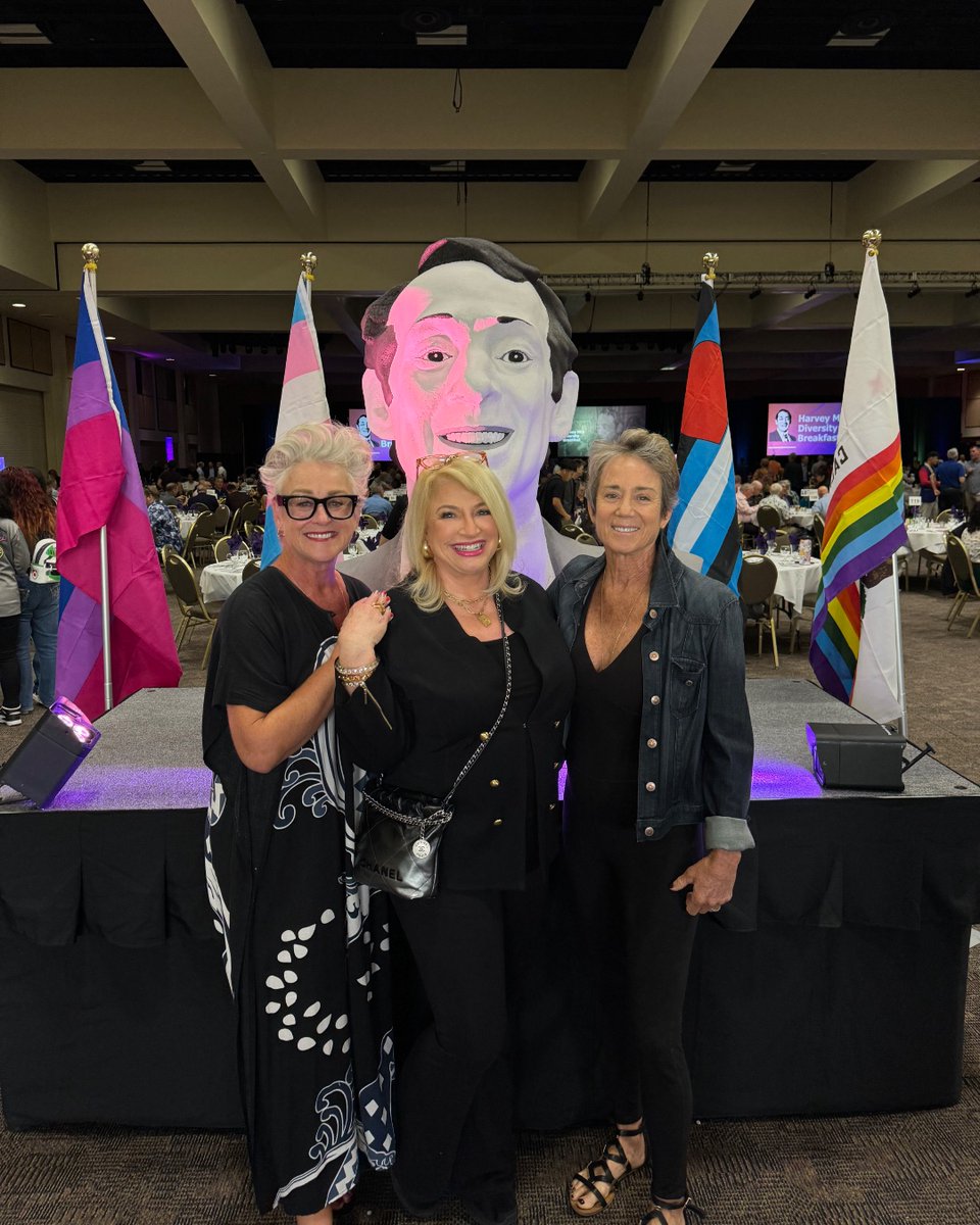 It's always a good time when #TeamBarton celebrates the life and legacy of Harvey Milk at the annual Diversity Breakfast with Palm Springs Pride.  We even met Stuart Milk!

#harveymilkdiversitybreakfast #palmspringspride #bartonCPA #diversity #LGBTQ #harveymilk