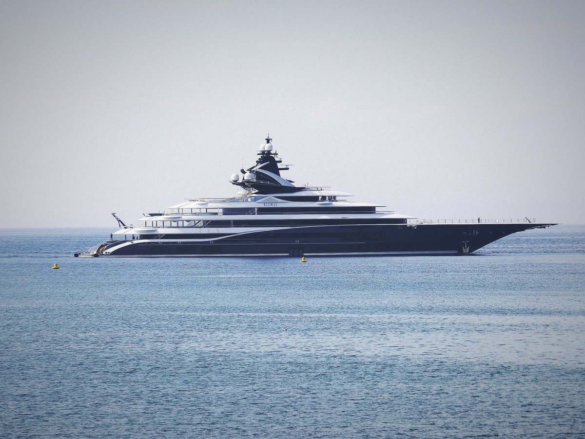 The weather held out for the lovely Kismet and their arrival into Troon today! It finally feels like summer ☀️🏴󠁧󠁢󠁳󠁣󠁴󠁿 #superyachtingscotland #superyacht #scotland #summer #visitscotland