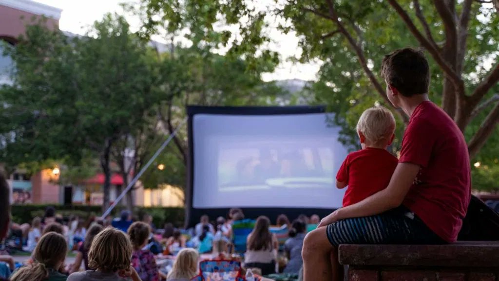 Join us at @DistrictAtGVR's Movies on The Green for a screening of Sleepless in Seattle! 📅 6/1/24 🕖 Seating starts at 7PM 📍 Next to Whole Foods ⭐️ Free event Donations to the virtual food drive help us provide meals for our hungry neighbors 👉bit.ly/3UA5oew