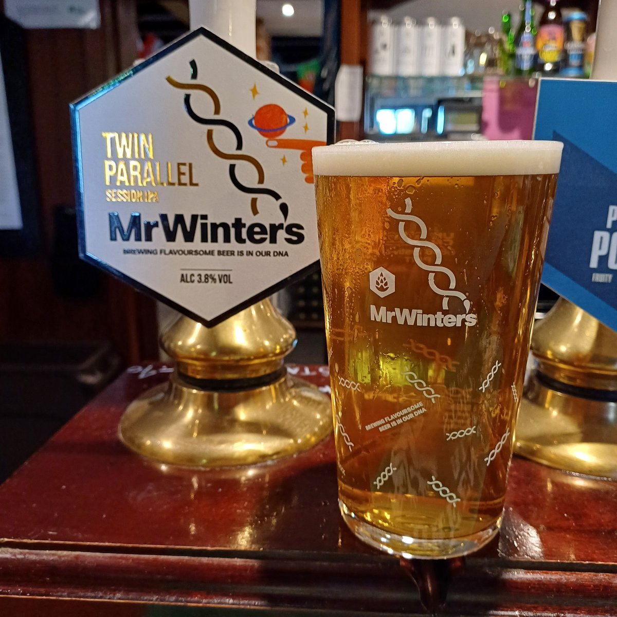 A busy evening @WRacehorse just had to get two more beers on with a brace of @wintersbrewery Twin Parallel IPA & Fusioneer Mild #cheers #FridayFeeling