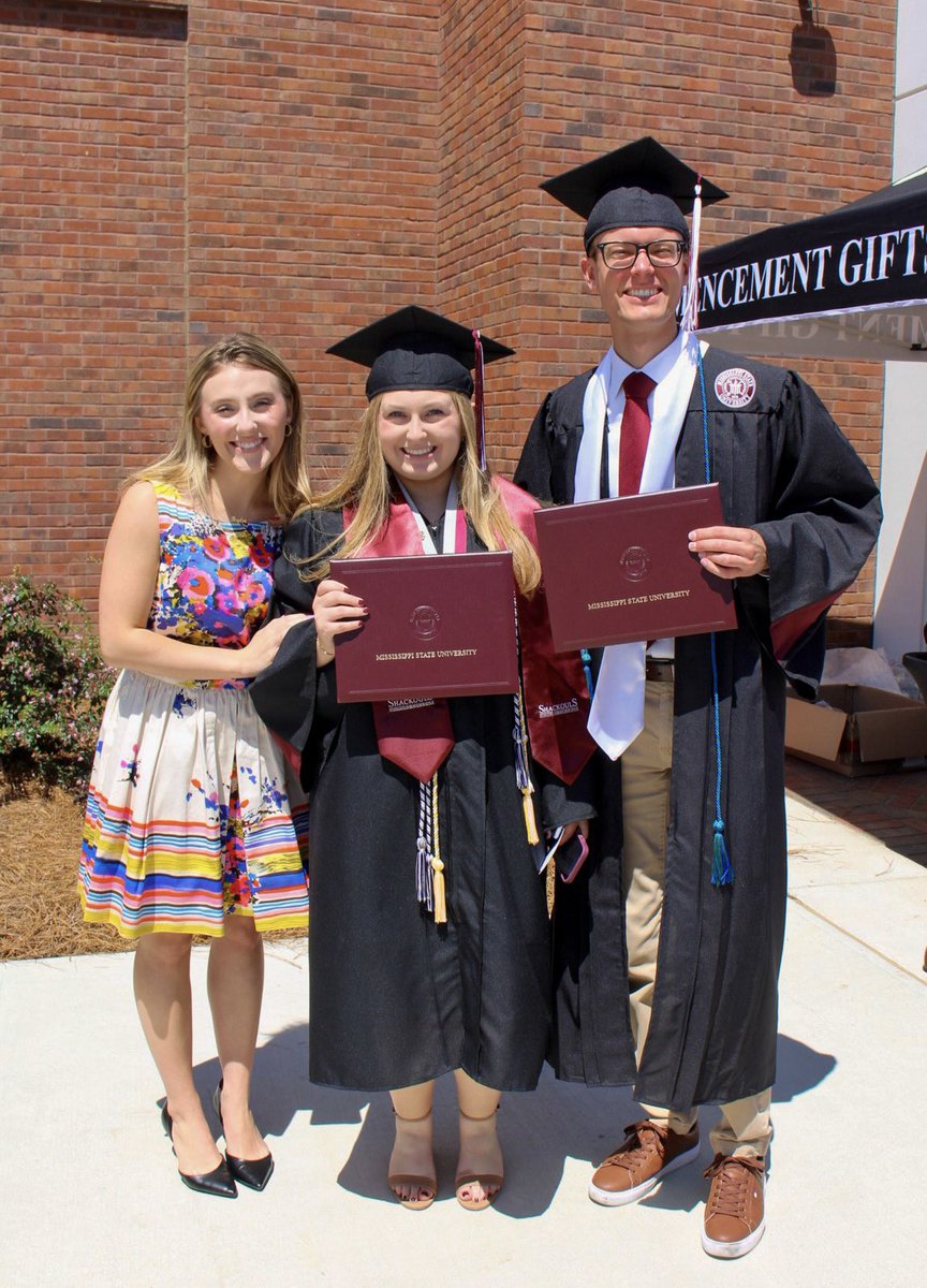 Adding to the Alumni club! So proud of my friends and excited for their futures! ⛈️🩺