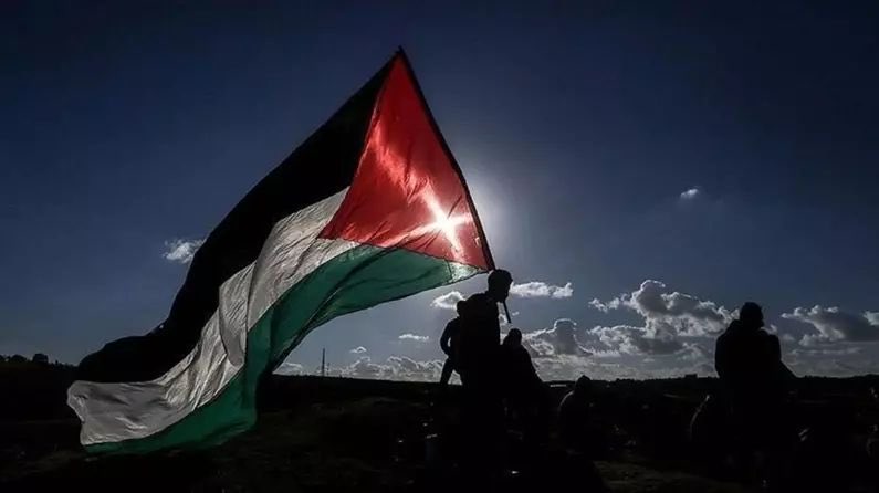 Birleşmiş Milletler Genel Kurulu (BMGK), Filistin'in BM üyeliğinin BMGK'de tekrar görüşülmesi ve gözlemci statüsünde olan Filistin'e bazı ilave haklar tanınması talep edilen karar tasarısını kabul etti.