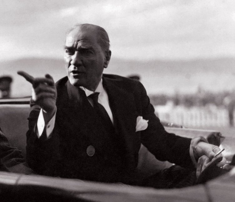 Sizce Mustafa Kemal'in en büyük hatası nedir?