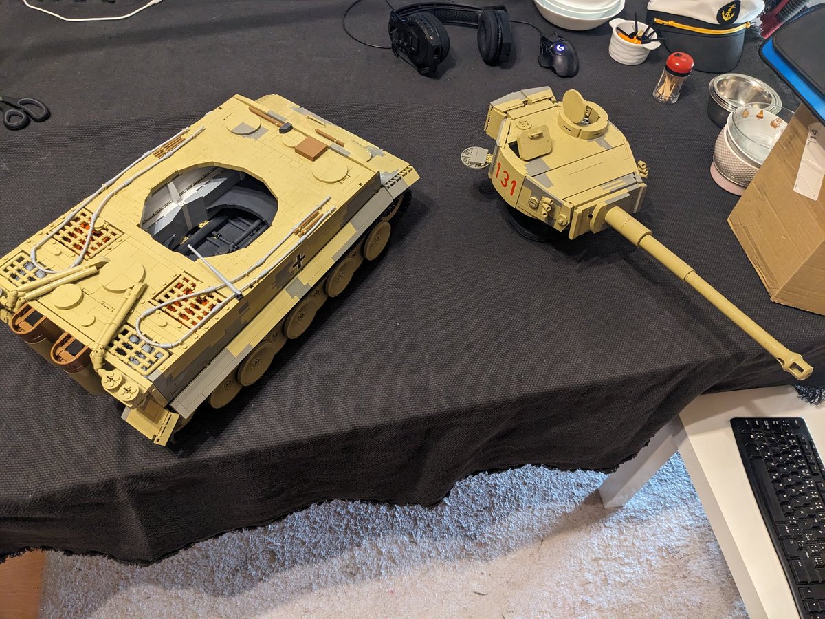 Flambass_EU's tweet photo. Tiger131 is the craziest and most awesome model I ever built and ever will build. It is actually very fragile due to the insane amount of moving pieces. Took me a while but I'm happy to have this beast #tiger131 #tankmuseum #cobi
Here's a few pics. Video to follow eventually 😎 https://t.co/cX2UBAttCI