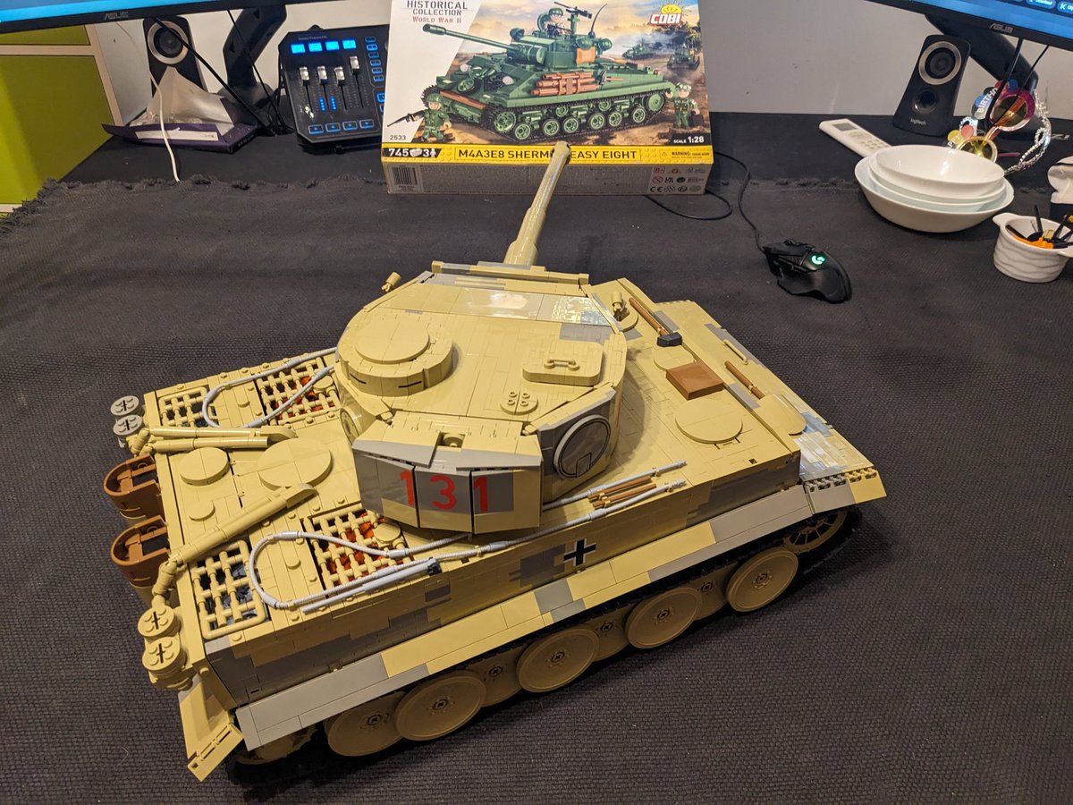 Flambass_EU's tweet photo. Tiger131 is the craziest and most awesome model I ever built and ever will build. It is actually very fragile due to the insane amount of moving pieces. Took me a while but I'm happy to have this beast #tiger131 #tankmuseum #cobi
Here's a few pics. Video to follow eventually 😎 https://t.co/cX2UBAttCI