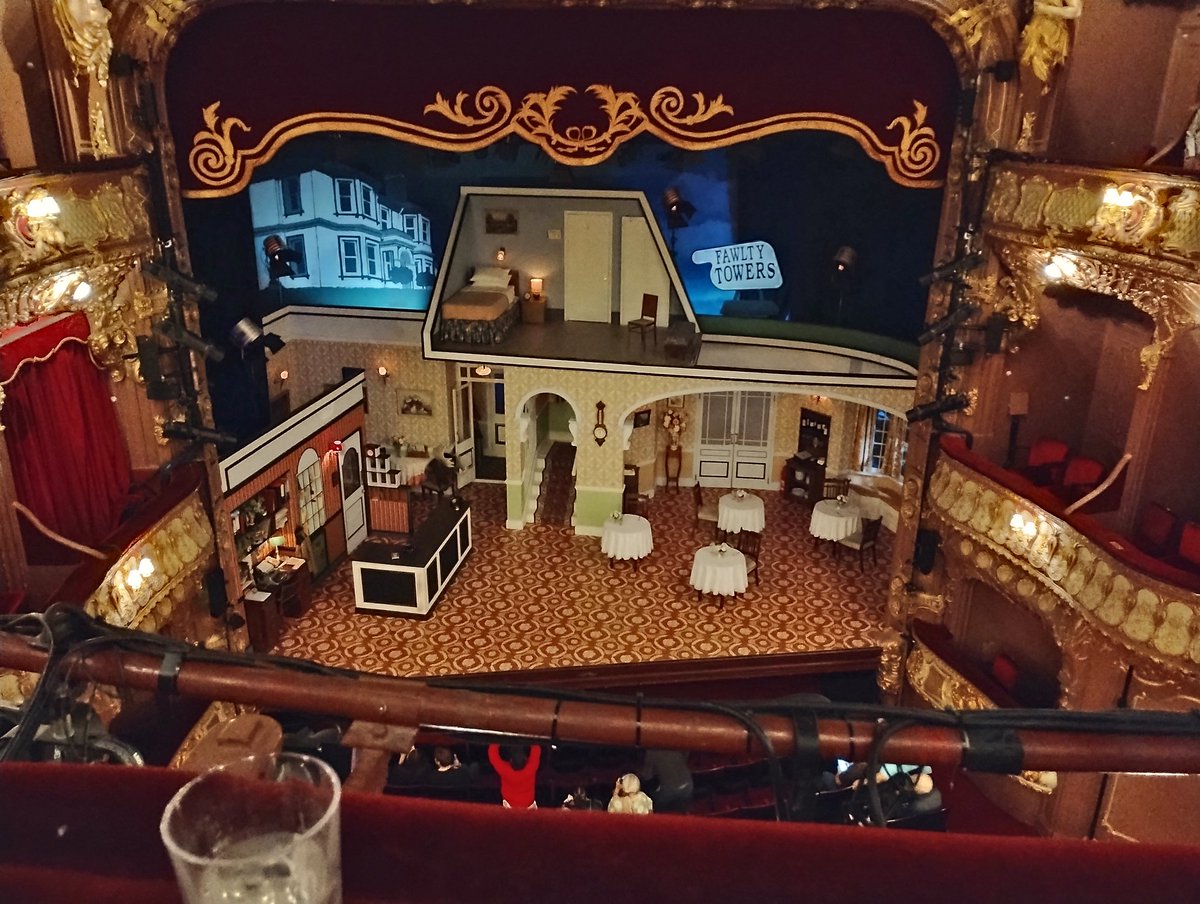 Apparently this is a restricted view for Fawlty Towers at Apollo Theatre. But it works for me! #fawltytowers #london #westend @WestEndLDN @WestEndLIVE @WestEndTheatre  @FawltyTowersWE #fawltytowerswestend