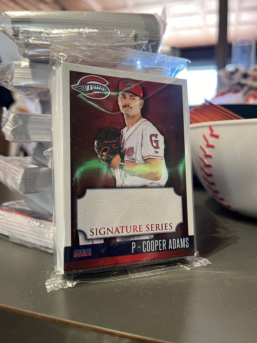 Theeeeeyyyy’rrreee heeeeerrrre! 

Get your team seats, complete with a built-in signature spot, at the team store!

🛒: drive.milbstore.com/products/green…