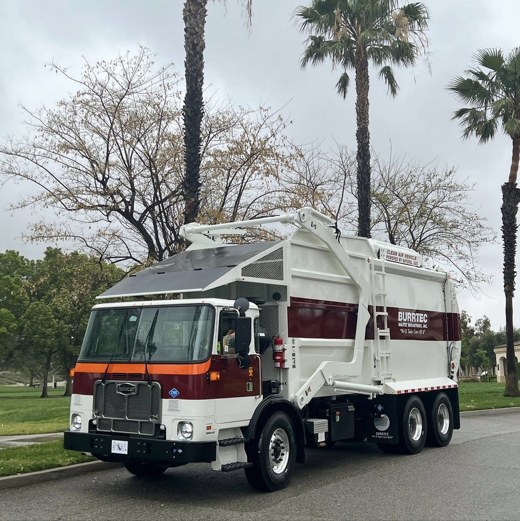 burrtecwaste's tweet photo. Happy Friday SoCal!
#trashday #trashtruck #burrtec #burrtecwaste https://t.co/oNjbJxpAu3
