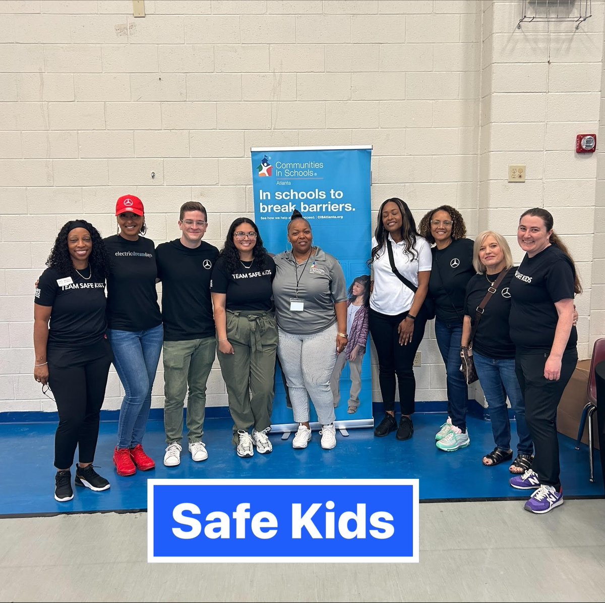 Thank you to our partner Mercedes- Benz USA for helping our kids stay safe! Volunteers from Mercedes recently visited Miles Elementary School, teaching Kindergarteners through 2nd graders about safety in and around vehicles, pedestrian safety, and bike/helmet rules of the road.