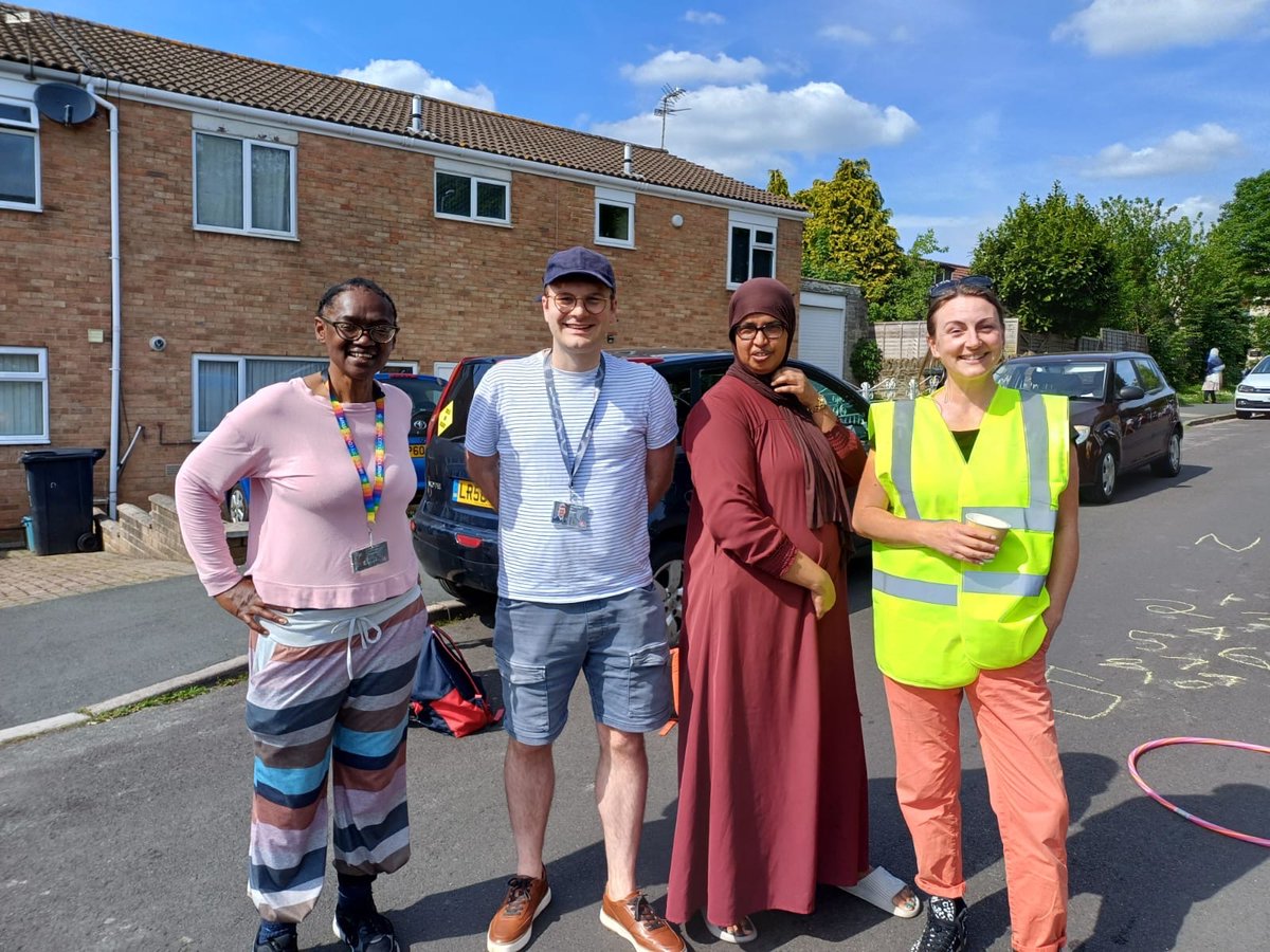 A pleasure to join @lorrfrancis parents and volunteers outside @MayParkPri this afternoon for their #schoolstreets event. 🚸 We’ll be working with @bristolgreen colleagues to make the school run safer in Eastville. Great to get in the first ice cream of summer too! 🍦