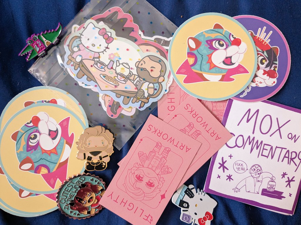 flightybuttlass's tweet image. Since I'm so close to 4000 followers, I'm giving away a $35 gift card to my store, for use on any item(s), any time! 

Just follow, like, and RT to enter! Will pick a winner on tuesday (just in time for a preorder drop on Wednesday ;D)
🌻🌻🌻