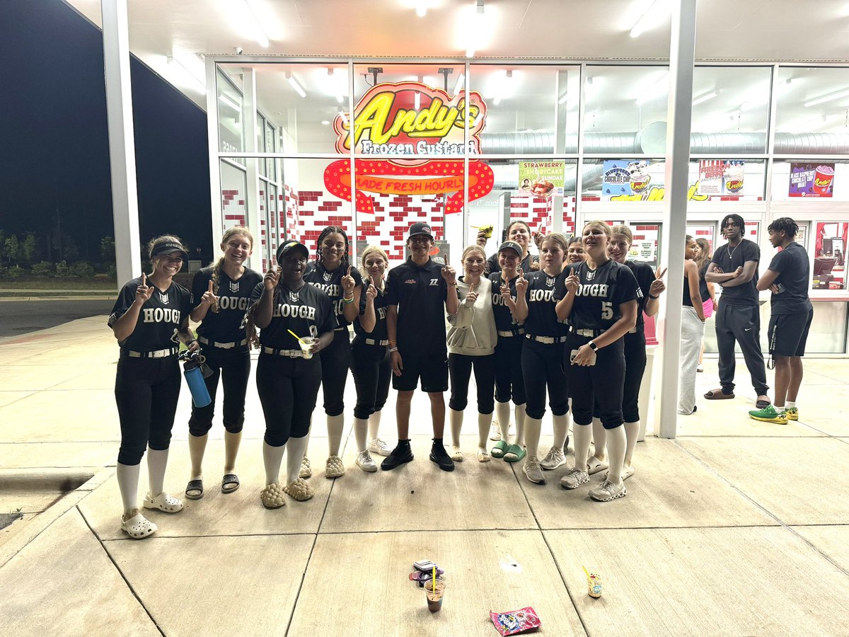 Softball 🥎 X Racing 🏎️. Everyone loves @EatAndys! 🍦 Good Luck to the Hough High Huskies Softball Team! 👊🏻