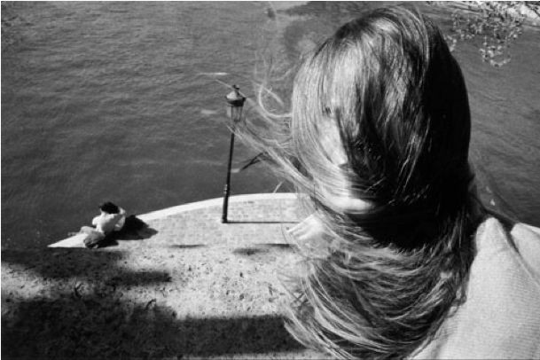 #BricioleDiPensieri <<Tutto ciò che è profondo ama mascherarsi; le cose più profonde odiano l'immagine e la similitudine.>> Friedrich Nietzsche #photo Edouard Boubat