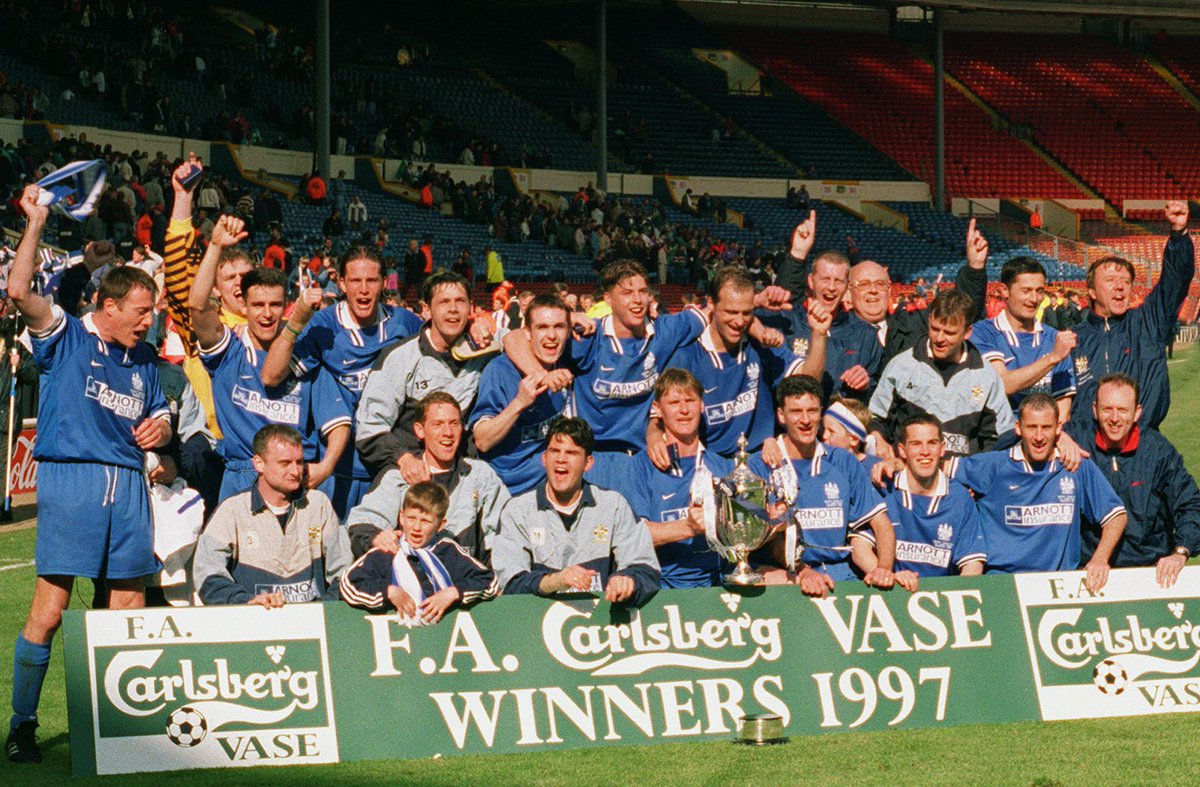 📆 On this day in 1997, Whitby Town won the FA Vase, beating North Ferriby United 3-0 at Wembley Stadium in front of over 11,000 people - more than 6,000 of those Blues fans. ⚽️ David Logan ⚽️ Graeme Williams ⚽️ Andy Toman Memories to last a lifetime! 🙌