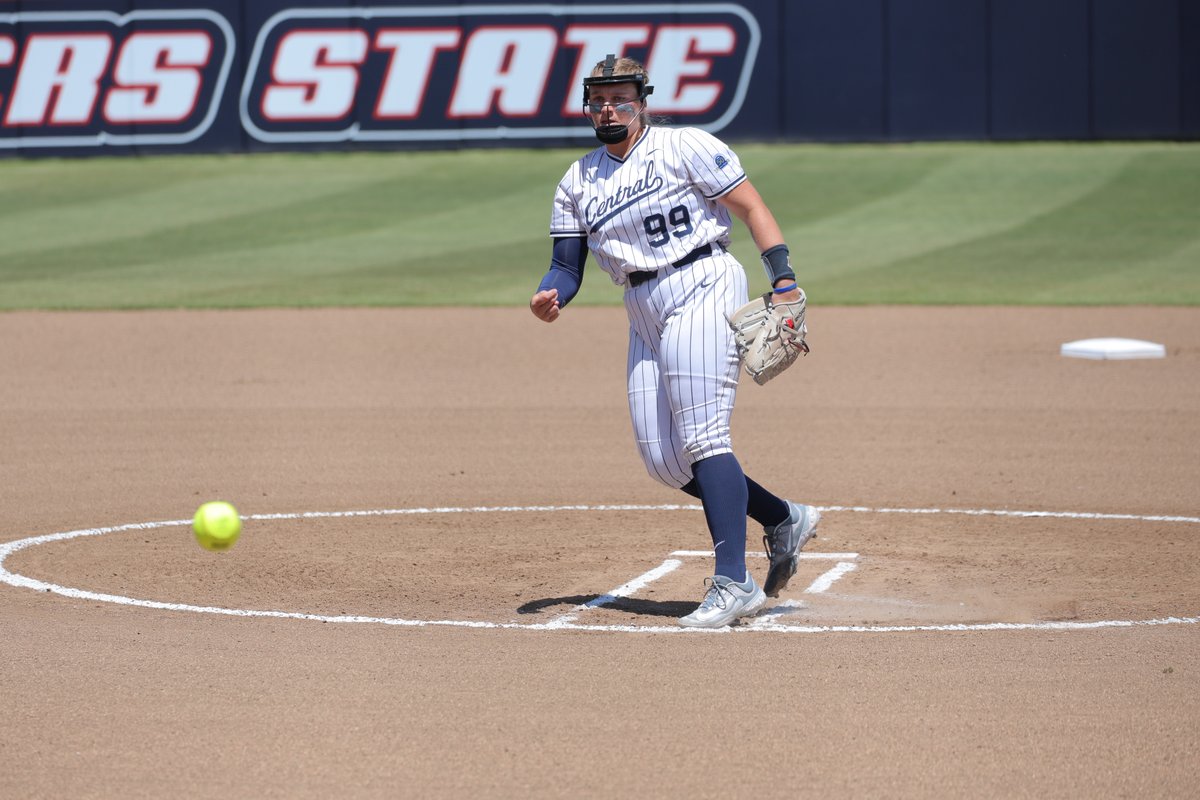 Tough 3-0 loss for 12th-ranked @UCOSoftball to No. 10 Rogers State in Central Regional II Tournament in Claremore. Bronchos play elimination game at 4 pm against either Southern Nazarene or Washburn. bronchosports.com/news/2024/5/10…
