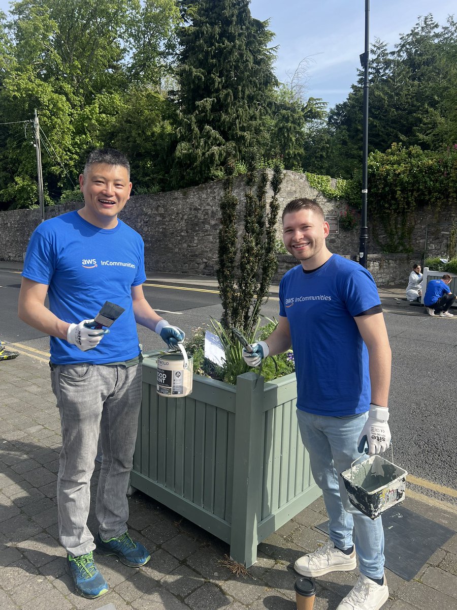 Great day in Tallaght village with AWS !! 26 wooden street planters sanded & painted getting judging ready for Tidy Towns 2024 @tidytownsireland #AWSinCommunities