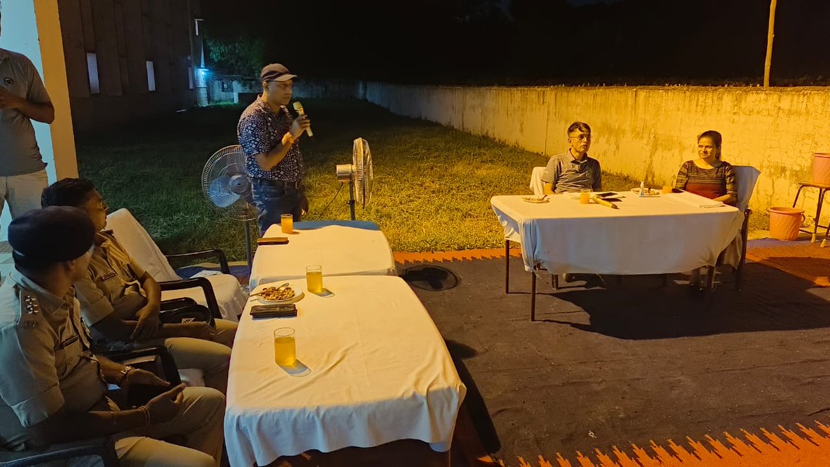 @igerbalasore & @SPBalasore spent some time at the camping site of #BSF, deployed to the district for the upcoming #SGE24 & discussed about their health, work schedule & living conditions. They had dinner together with the force and advised about the heat wave and Kal Baisakhi.