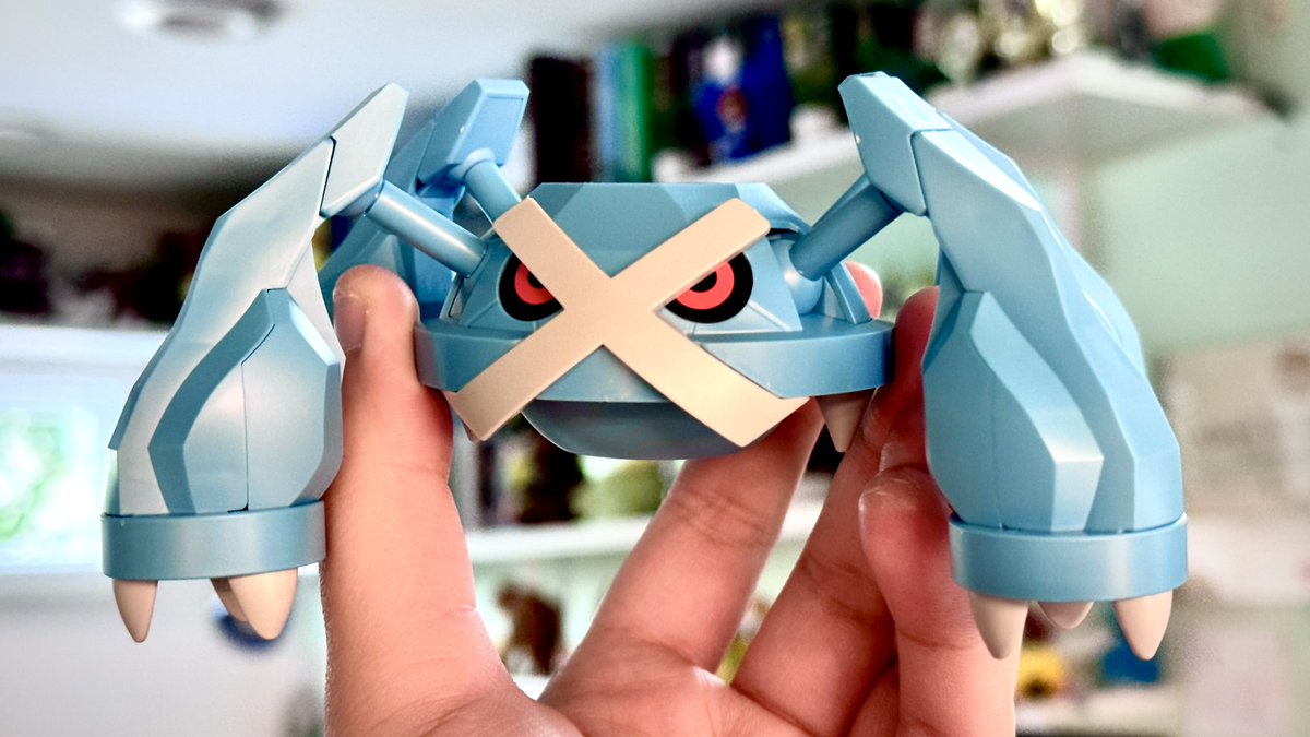 I’ve wanted a Metagross figure ever since I was a little boy. Finally got those Japanese models where you build them yourself. Listened to smooth jazz while constructing it at 2AM after a long day of work. Was so relaxing. #Pokemon