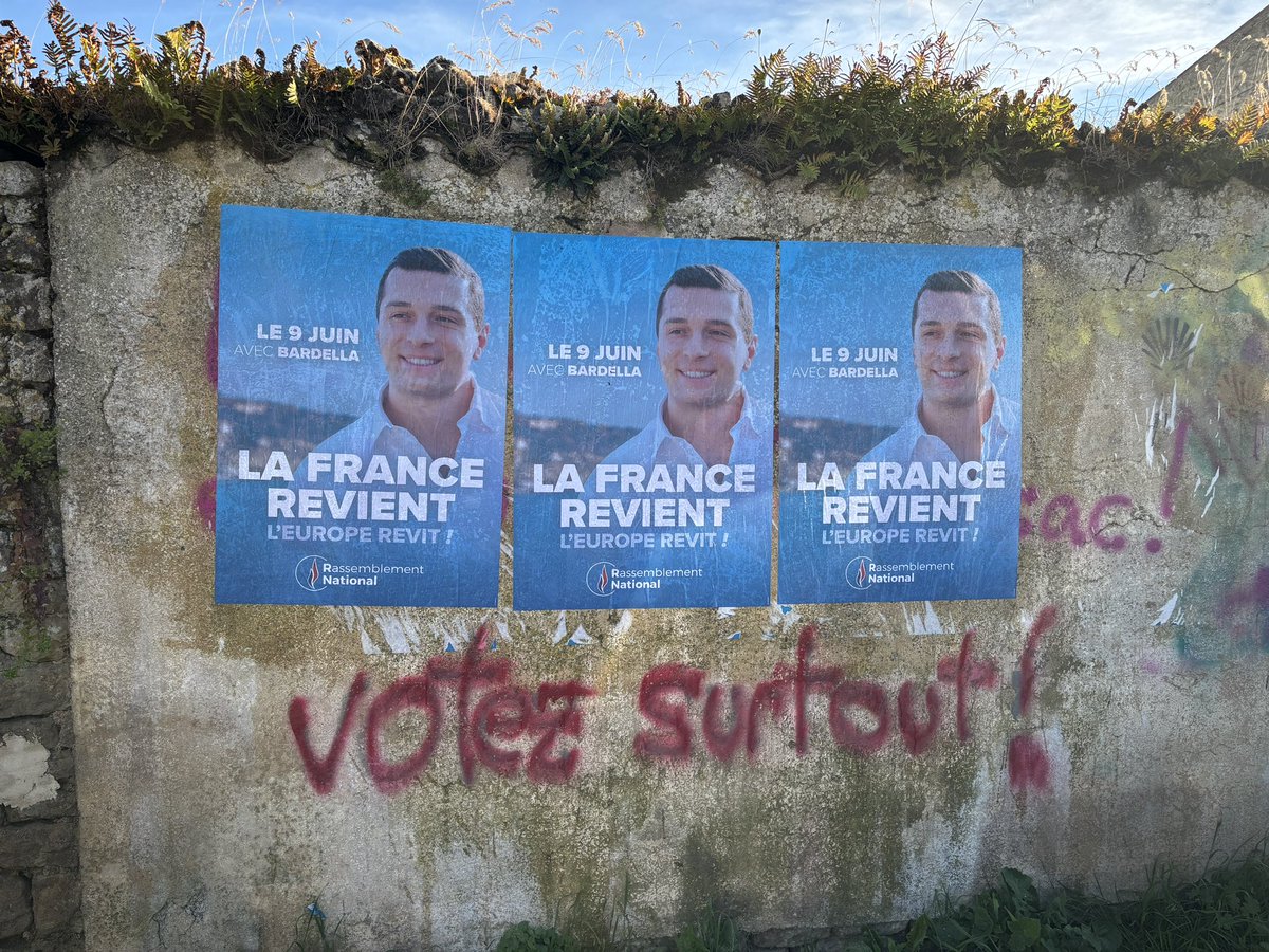 noah_nolf17's tweet image. 🔵⚪️🔴Aujourd&apos;hui, sur le canton de #matha, les affiches de @J_Bardella sont omniprésentes. Le vote est imminent, et l&apos;excitation est palpable. Les klaxons ne cessent de retentir, marquant le rythme de ce moment crucial pour l&apos;avenir de notre pays.🇫🇷
#VivementLe9Juin