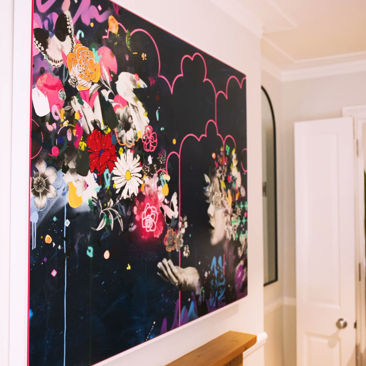 Carnaby St didn't disappoint 🥳 few snaps from a great evening with the main man ollyhowe, it was so nice to see the months of preparation all come together! We're gonna do it all again tomorrow at <a href="/ArkleyArt/">Arkley Fine Art</a> come along 12-3pm to see the collection