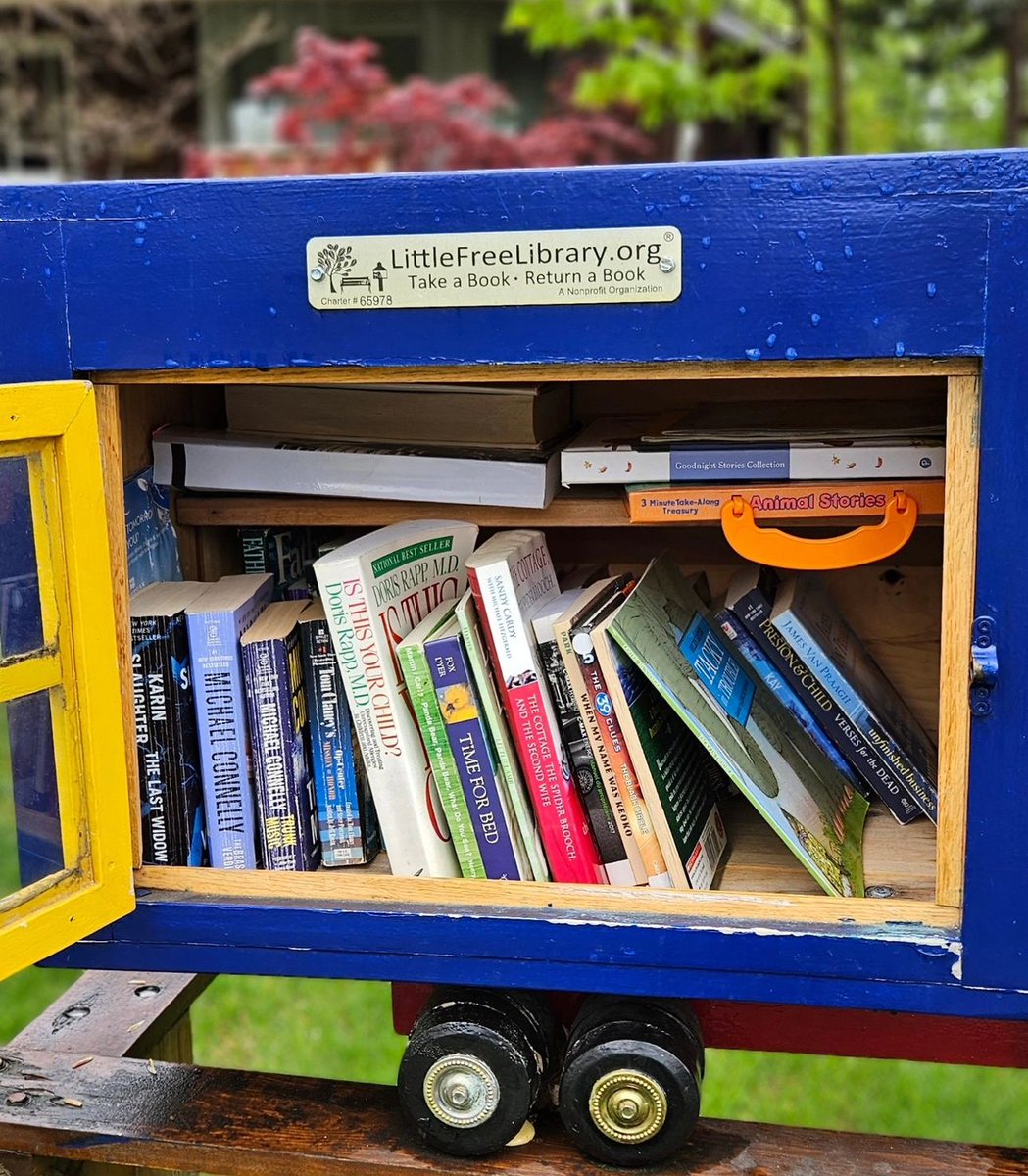 The Library of the Day is Little Free Library #65978 in Windsor, Ontario! Beep beep! Cruising for books 🚚📚 Find a Little Free Library near you by downloading our free mobile app: lflib.org/app