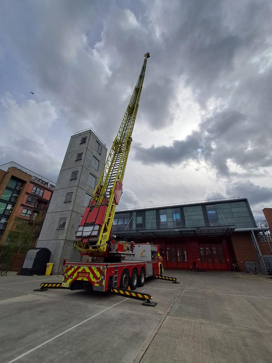 Another sad goodbye to my lovely colleague @fionatwycross. I'll be ever grateful for her sending me up a 64m ladder after discuss the LFB's important lithium battery fire #chargesafe campaign.