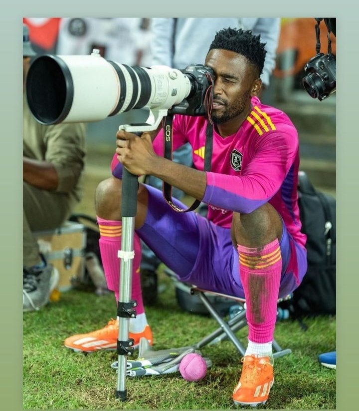 Cameraman I'm expecting another Cleansheet tomorrow. 
#OrlandoPirates