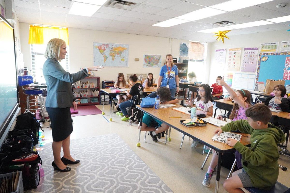 It’s national Teacher Appreciation Week, and Superintendent of Schools Mary Elizabeth Davis today celebrated at Boston ES. She surprised teachers Samantha Wasdin, Eileen Gilbert & Melissa Young with gifts and helped teach a cursive lesson with Ms. Wasdin. #CCSDfam #ThankATeacher