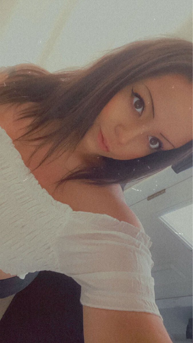 AGutierrez34's tweet photo. I hardly use this app anymore but here’s my face https://t.co/oOKTTgcstF