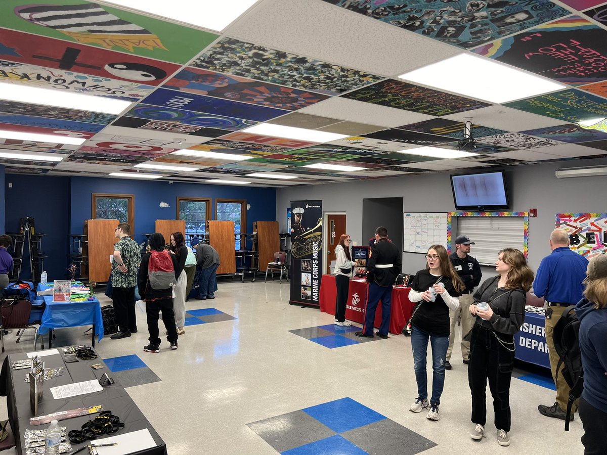 optionsined's tweet photo. Our Student Job Fair was once again a massive success, as students were able to directly connect with a number of businesses & organizations!
#ExploreOptions #BelongBelieveAchieve https://t.co/YqYeeXI8Hf