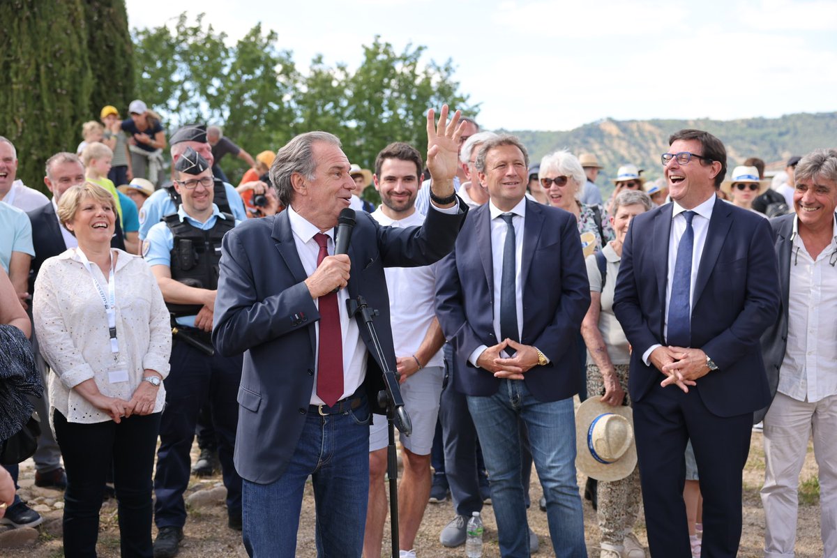 La flamme olympique continue son parcours en Région Sud, aujourd’hui dans le Var ! Aux Salles-sur-Verdon et autour du Lac de Sainte Croix, la joie, le partage et la fête ont traversé ce site iconique avec Mariem, durement blessée lors d’une opération militaire et porteuse de la…